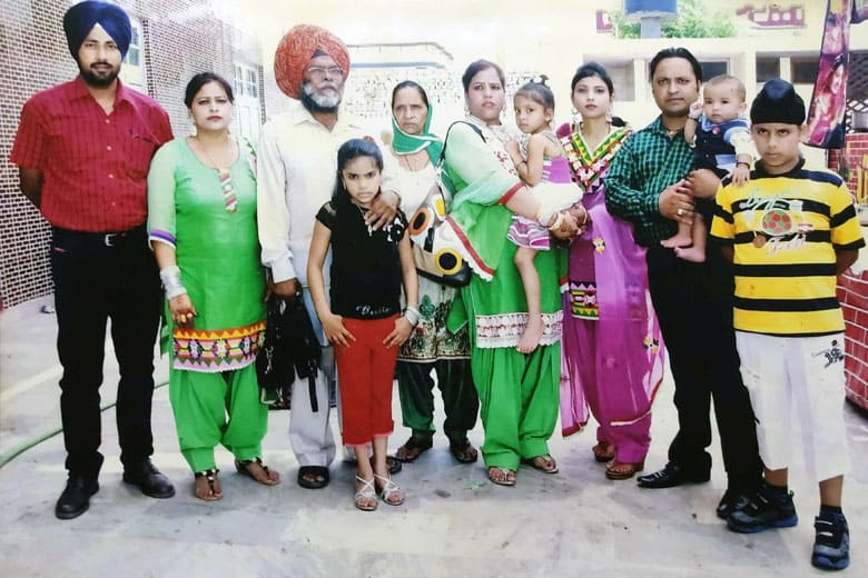 swaran singh daddian with family